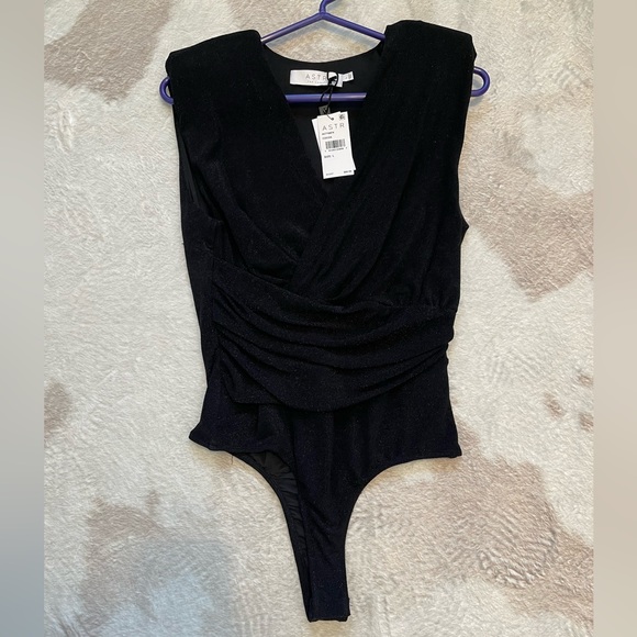 NWT astr the label sparkly black tank top v neck ruched bodysuit - Picture 5 of 10
